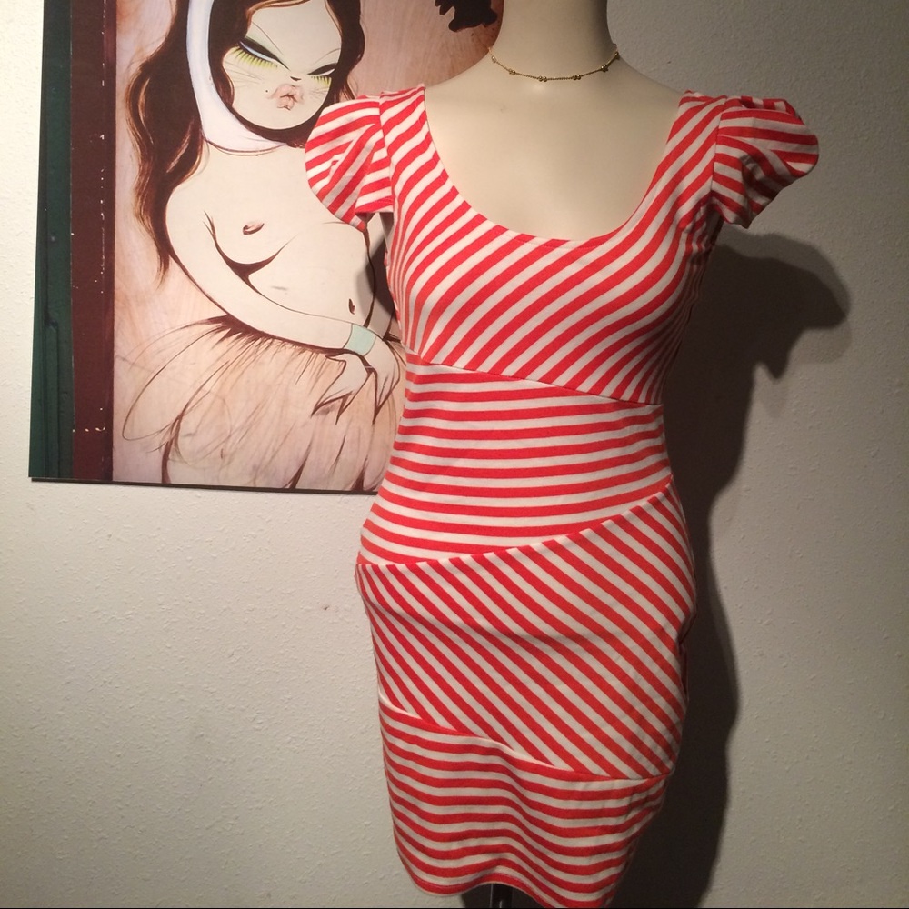 Super cute and sexy striped Rockabilly  dress - Picture 2 of 7